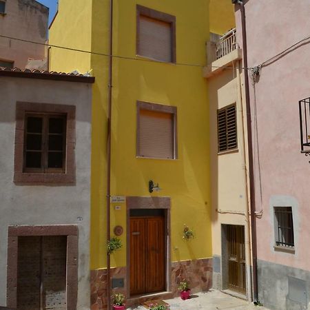 La Casa Di Angelo Hotell Bosa Eksteriør bilde